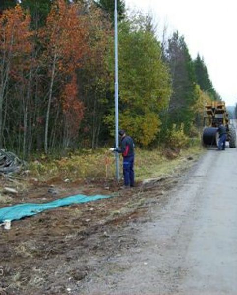 Fiberdragning. LarsP i brunn, C-M Bodén och Kenneth L