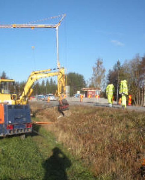 Gräver för detta gör HS Traktor AB från Andersvattnet