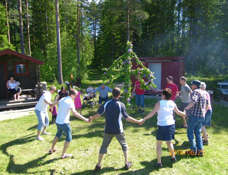 Midsommarfrukost2010 015